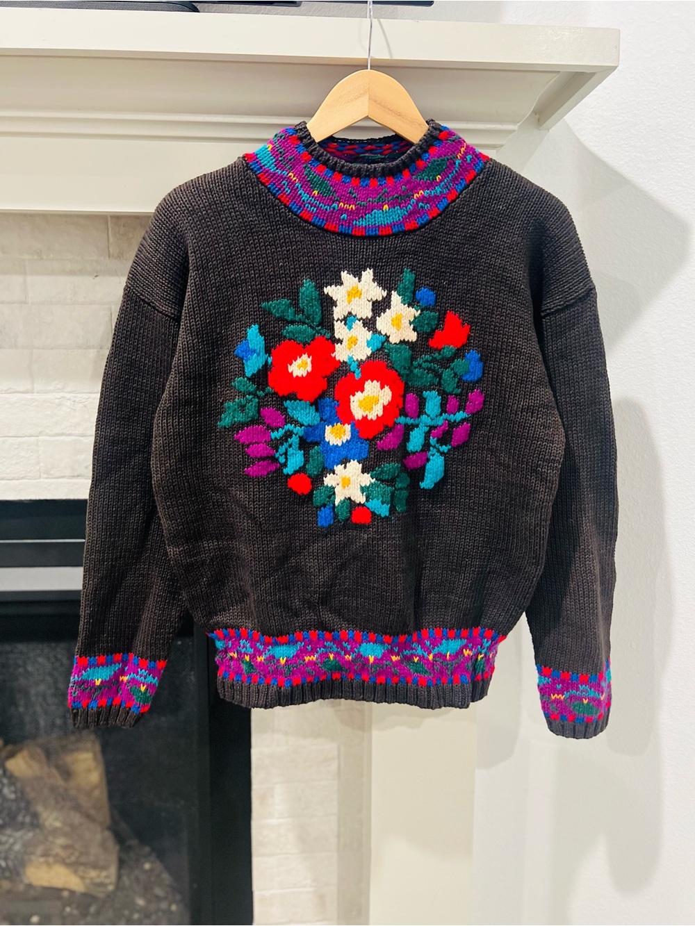 Vintage 80s Floral Bouquet Artsy Knit Sweater with Shoulder Pads size Small